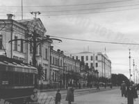 Улица Ленина в городе Молотове (угол улиц Ленина и газеты Звезда). 1950-е годы. ПермГАСПИ. Ф.3030. Оп.3. Д.139. Л.1